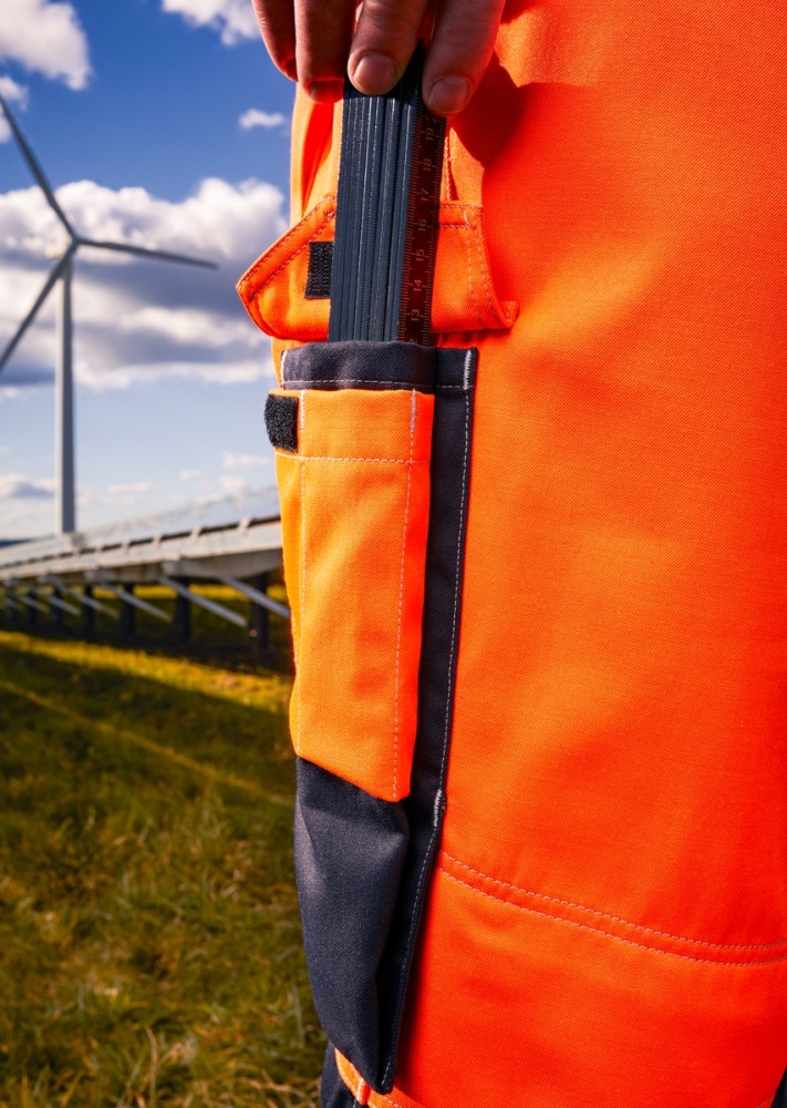 BP® Leichte Warnschutz-Multinorm-Latzhose APC2