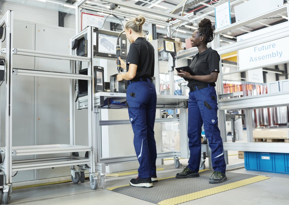 BP® Leichte, schmale Arbeitshose für Damen