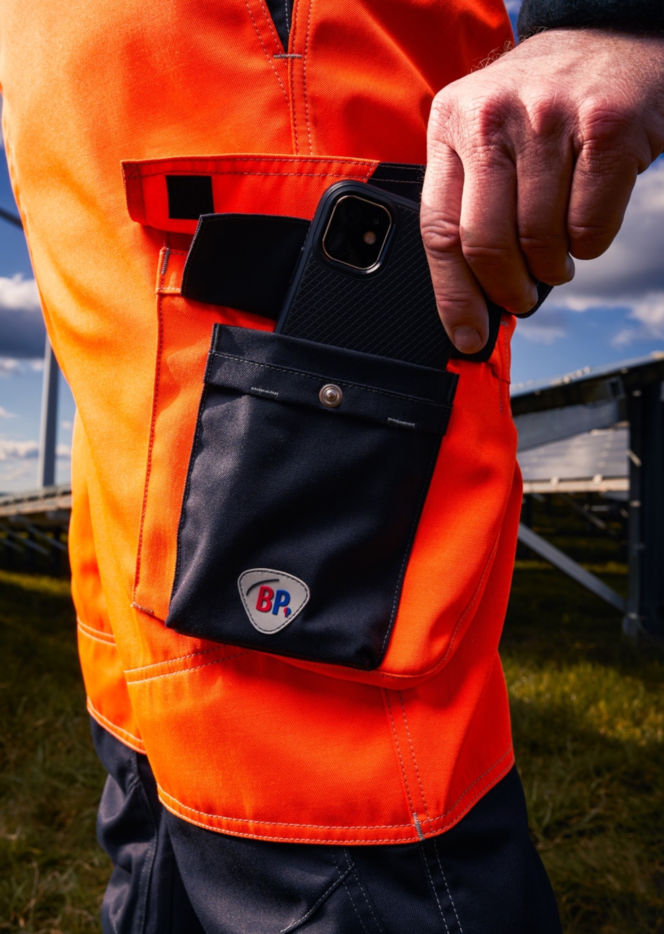 BP® Leichte Warnschutz-Multinorm-Latzhose APC2